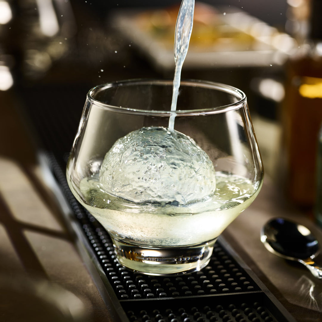 Tapered Top Captures Aromas: The tapered top of this innovative glassware is not just a design feature; it&